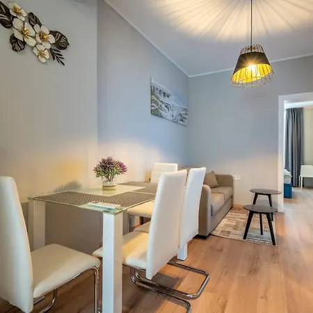 Spacious Cozy For Big Groups Center