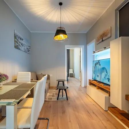 Spacious Cozy For Big Groups Center Апартамент