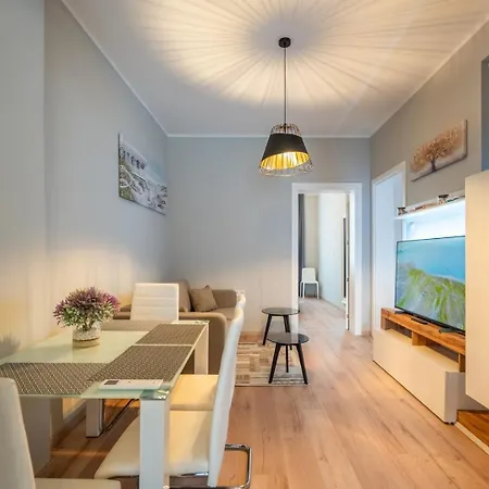 Апартамент Spacious Cozy For Big Groups Center *