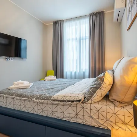 Spacious Cozy For Big Groups Center * София