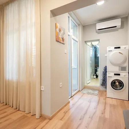 Spacious Cozy For Big Groups Center София