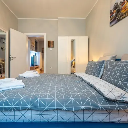 Spacious Cozy For Big Groups Center *