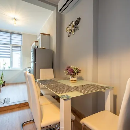 Spacious Cozy For Big Groups Center 아파트